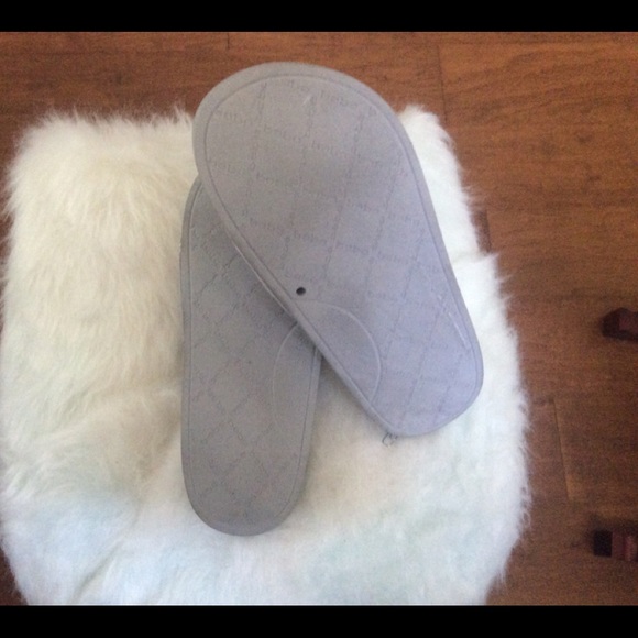 ♨️FINAL♨️Cute!! Bebe Comfort w/Pearls Crystals🎉 - Picture 4 of 7